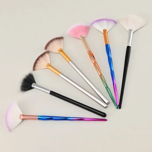 New Fan Facial Brush - Soft, Portable Mask Brush, Cosmetic Tool for Women & Girls
