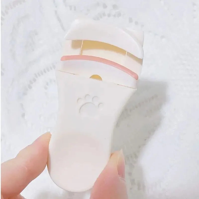 2PCS Cat Claw Eyelash Curler - Long-Lasting, Professional, Fits All Eyelash Shapes - Beauty & Beyond
