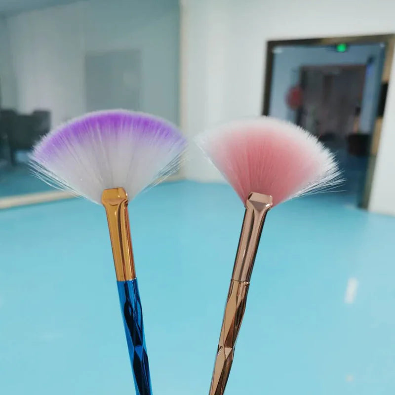 New Fan Facial Brush - Soft, Portable Mask Brush, Cosmetic Tool for Women & Girls