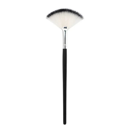 New Fan Facial Brush - Soft, Portable Mask Brush, Cosmetic Tool for Women & Girls