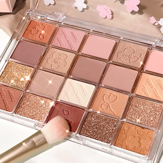 20-Color Eyeshadow Palette – Shimmer & Matte Shades | Highly Pigmented, Blendable & Long-Lasting
