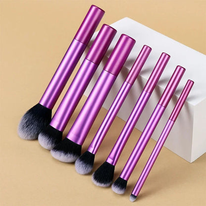 Kit de 7/8 brochas de maquillaje de pelo sintético suave para base, rubor, sombra de ojos y más.