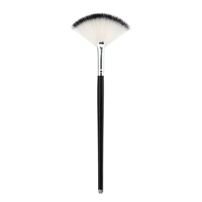 New Fan Facial Brush - Soft, Portable Mask Brush, Cosmetic Tool for Women & Girls