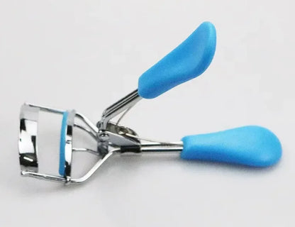 1PC Makeup Eyelash Curler - Beauty Tool, Cute Handle, Random Color - Beauty & Beyond