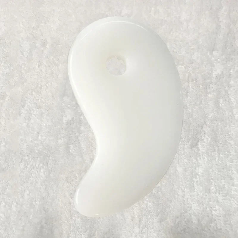 1PC Heart-Shaped Gua Sha Massager - Beeswax Scraper for Face, Spa & Acupuncture Tool - Beauty & Beyond