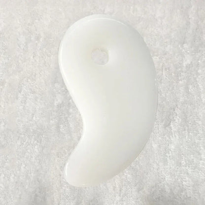 1PC Heart-Shaped Gua Sha Massager - Beeswax Scraper for Face, Spa & Acupuncture Tool - Beauty & Beyond