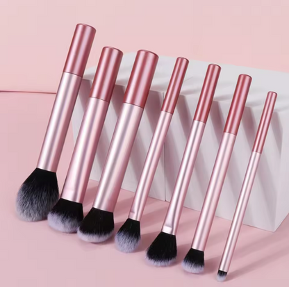 Kit de 7/8 brochas de maquillaje de pelo sintético suave para base, rubor, sombra de ojos y más.